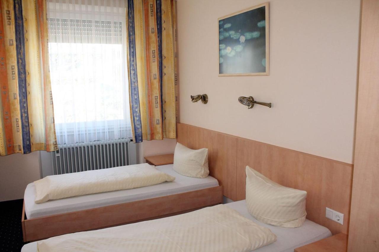 Hotel Adlerhof Таубербишофсхайм Экстерьер фото